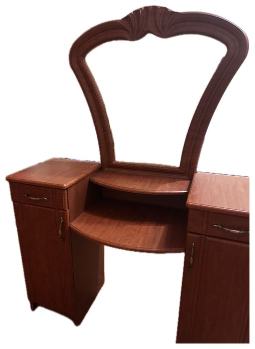 Трюмо з дзеркалом