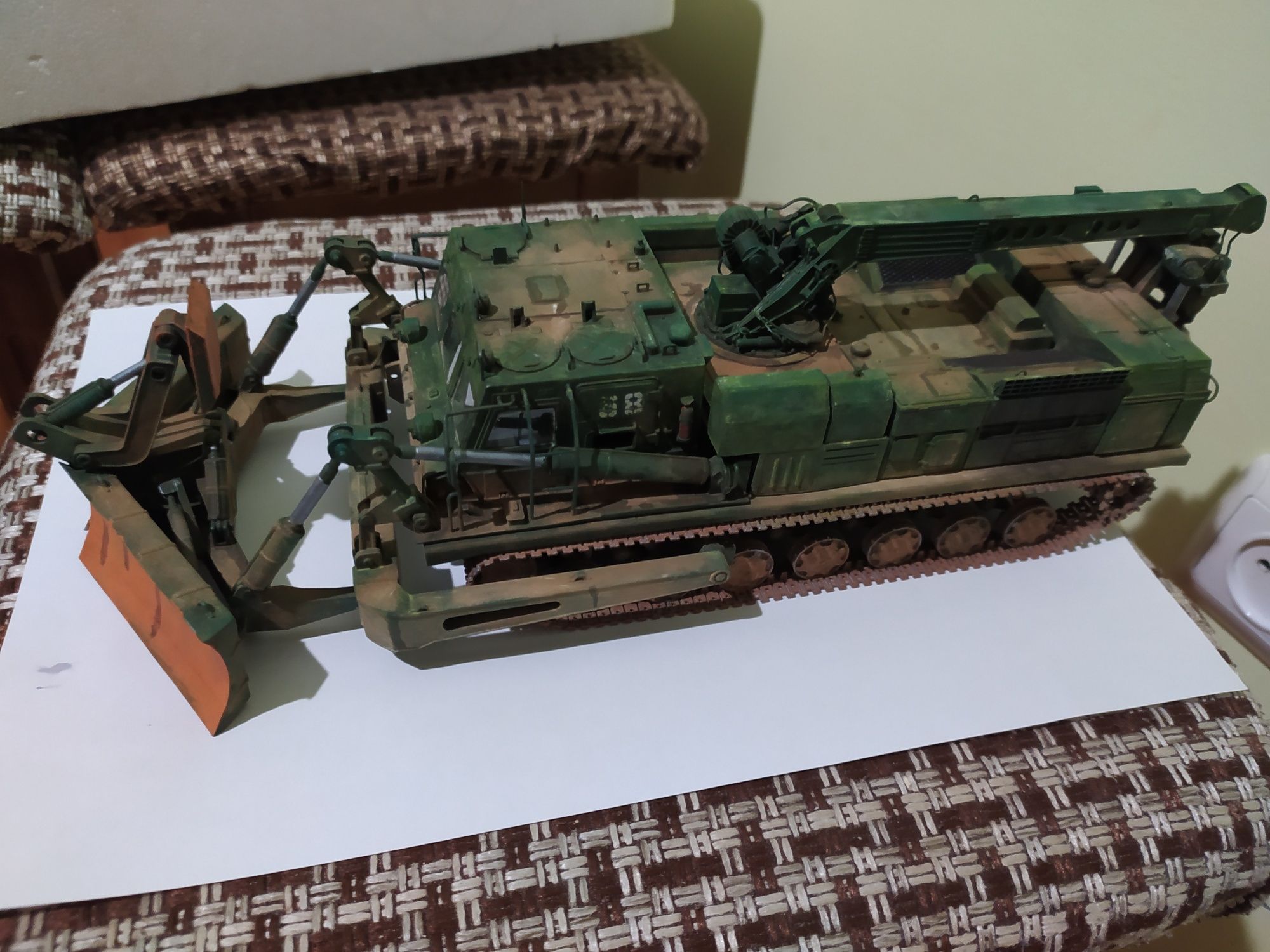 Модель танка, тягача, 1:35