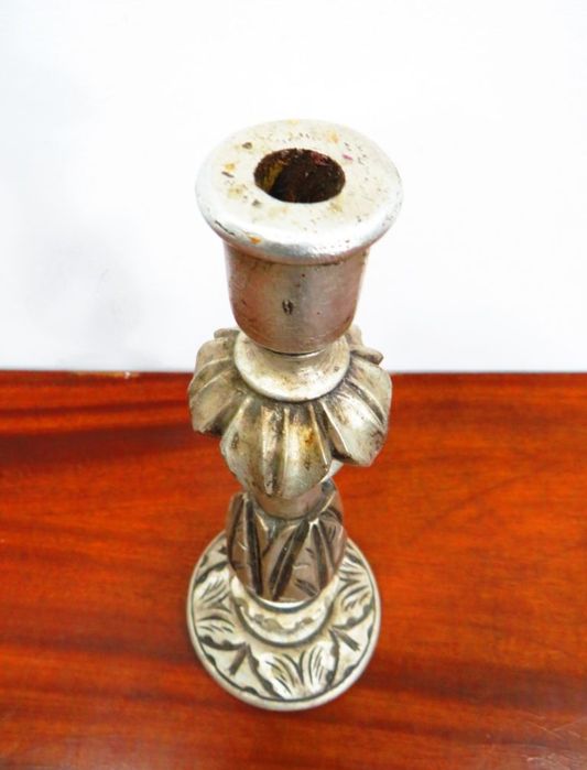 Tocheiro em talha [madeira).