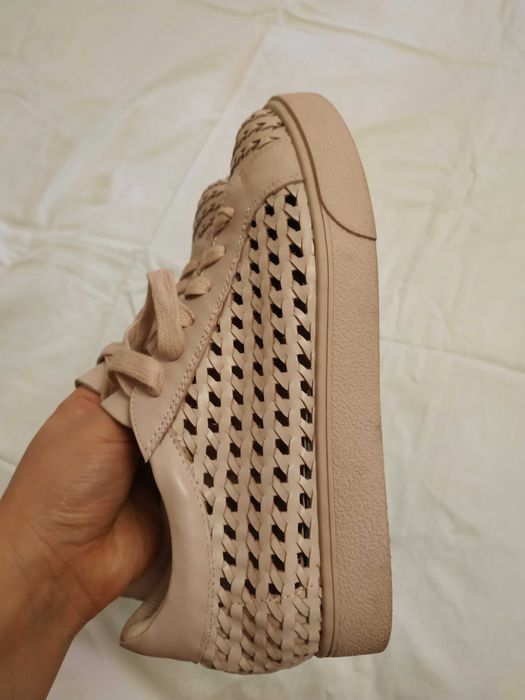 рожеві шкіряні туфлі, кросівки жіночі 37-38 розміру, 24 см устілка