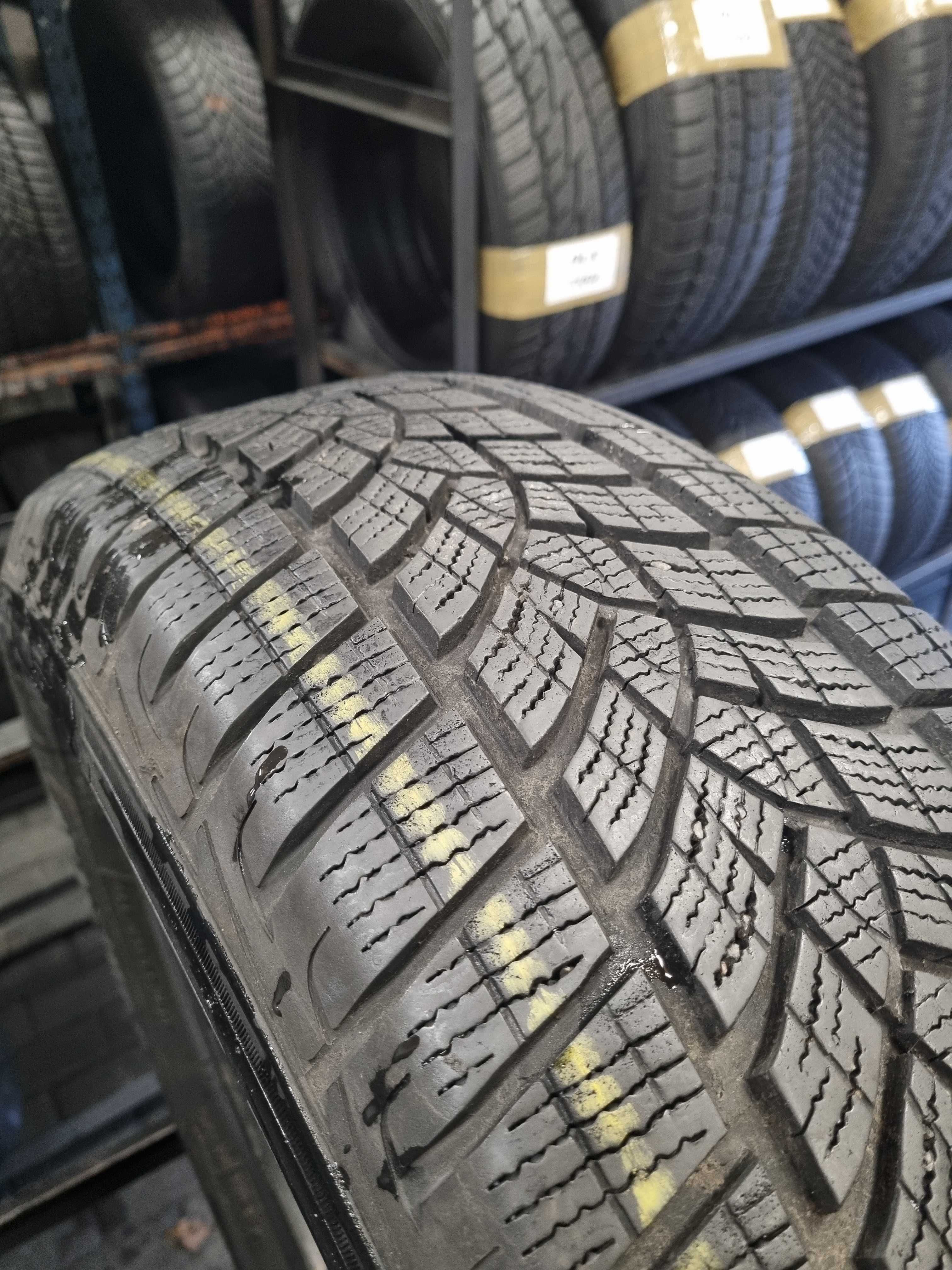 215/65/17 99V Goodyear Ultra Grip Preformance + Dot.4821R