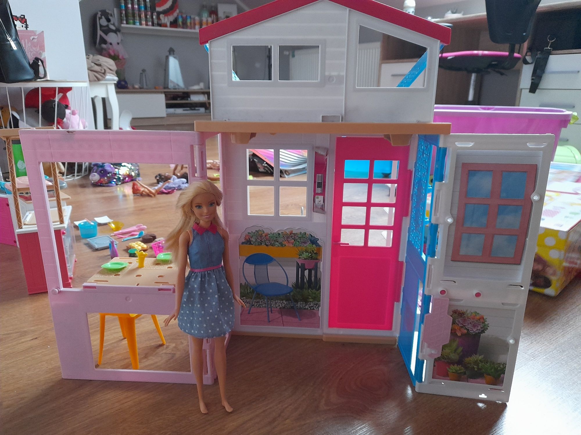 Domek lalki Barbie składamy Mattel +akcesoria i lalka