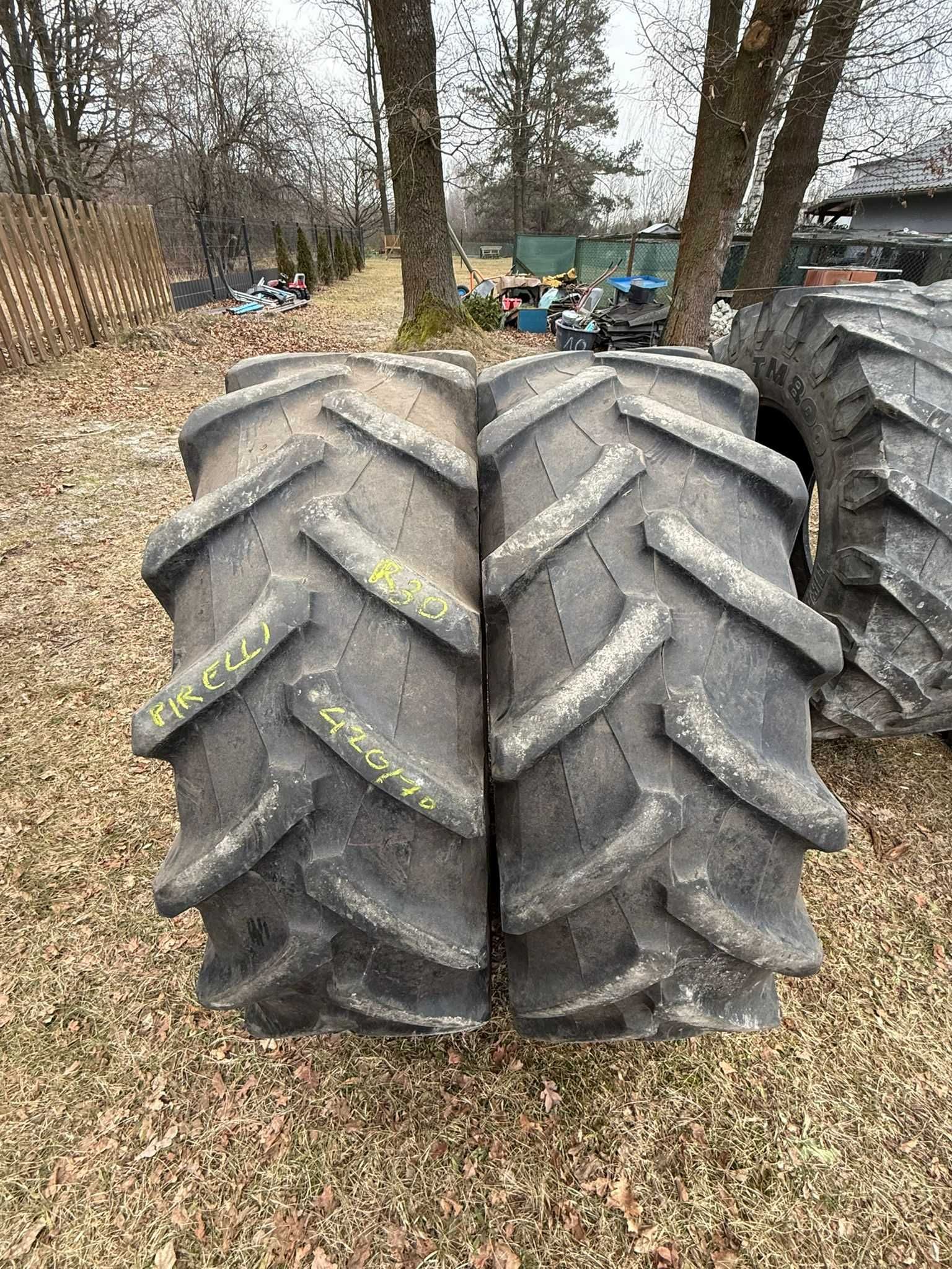 Opona pirelli 420/70r30