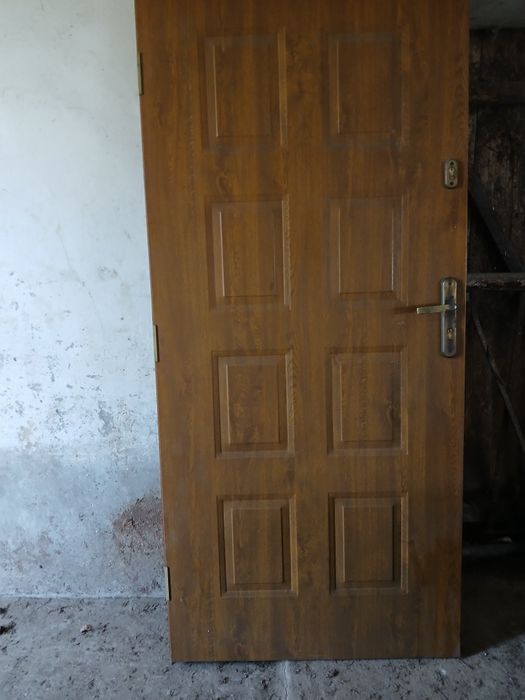 Drzwi wejściowe zewnętrzne 90  prawe