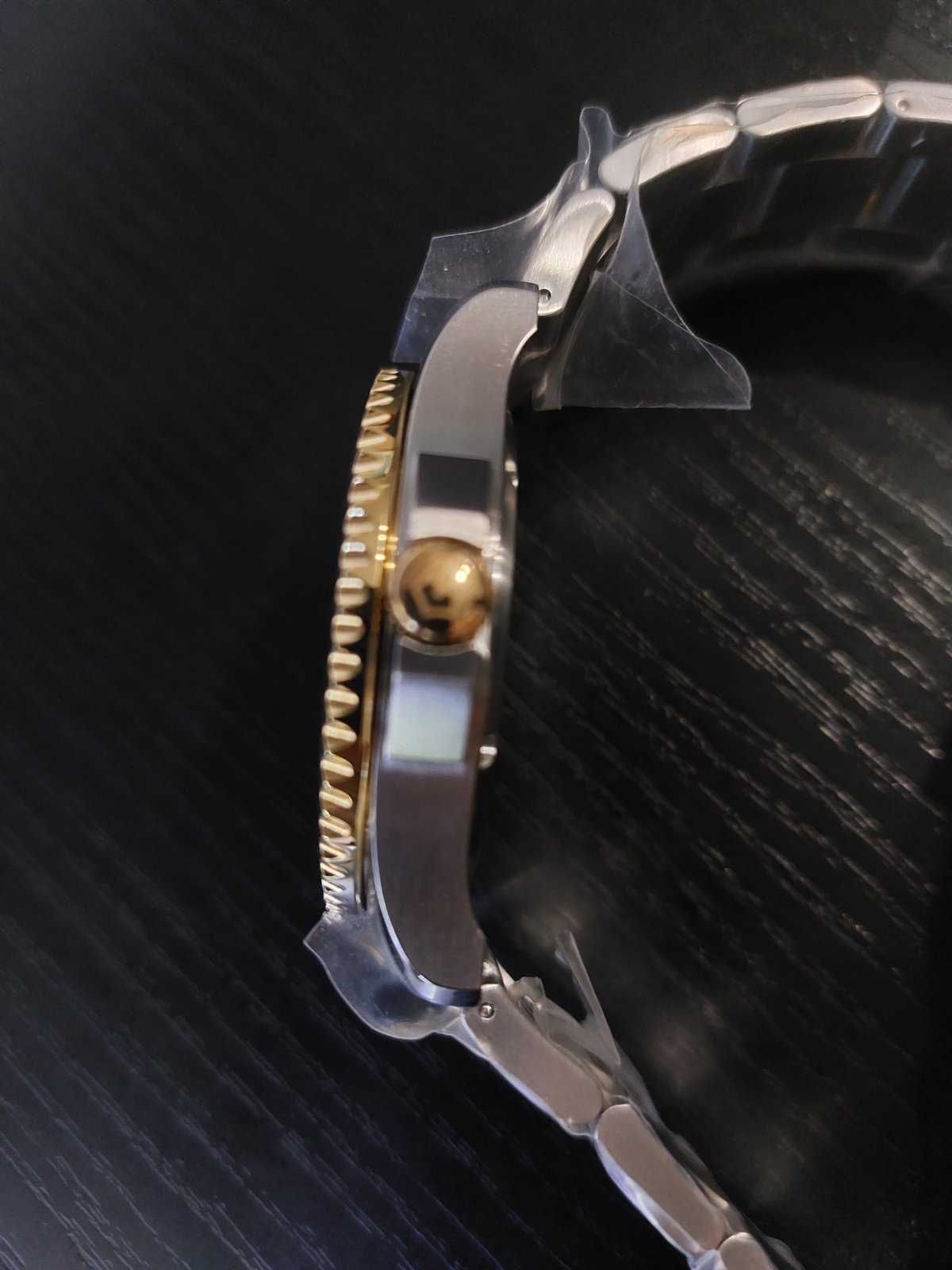 годинник VIKTORINOX Maverick Swiss made
