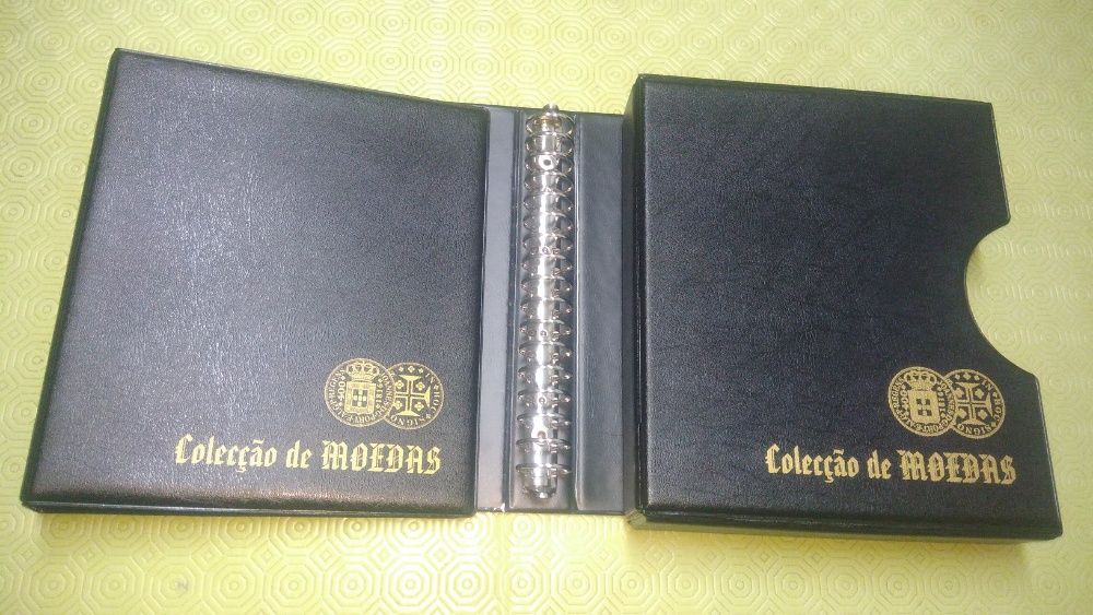 Albuns/Capas, Folhas Plásticas e alvéolos para Moedas e Notas  (NOVO)