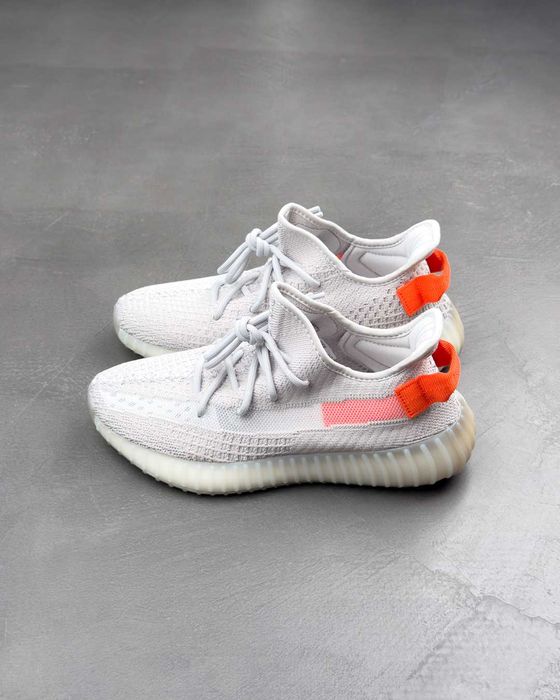 Кросівки Yeezy Boost 350 V2 Tail Light