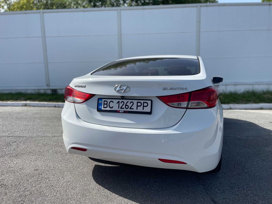 Hyundai Elantra 2011