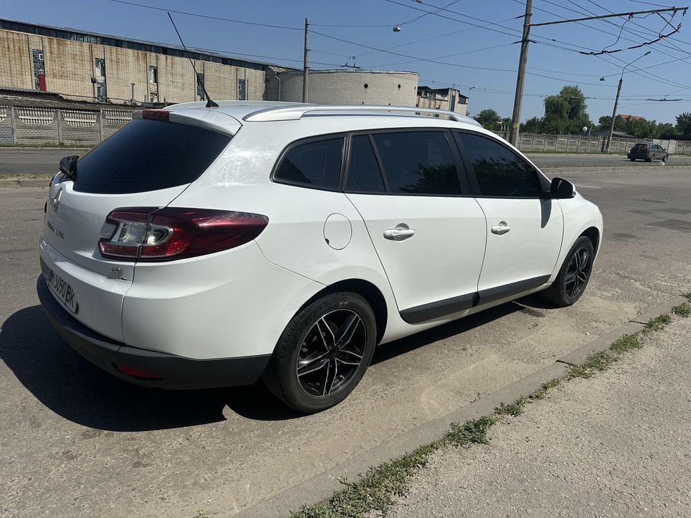 Меган в доброму стані
