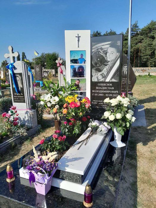 Виготовлення пам’ятників загиблим воїнам в Луцьку та області.