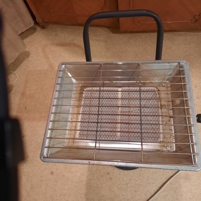 Газовый обогреватель-печка.