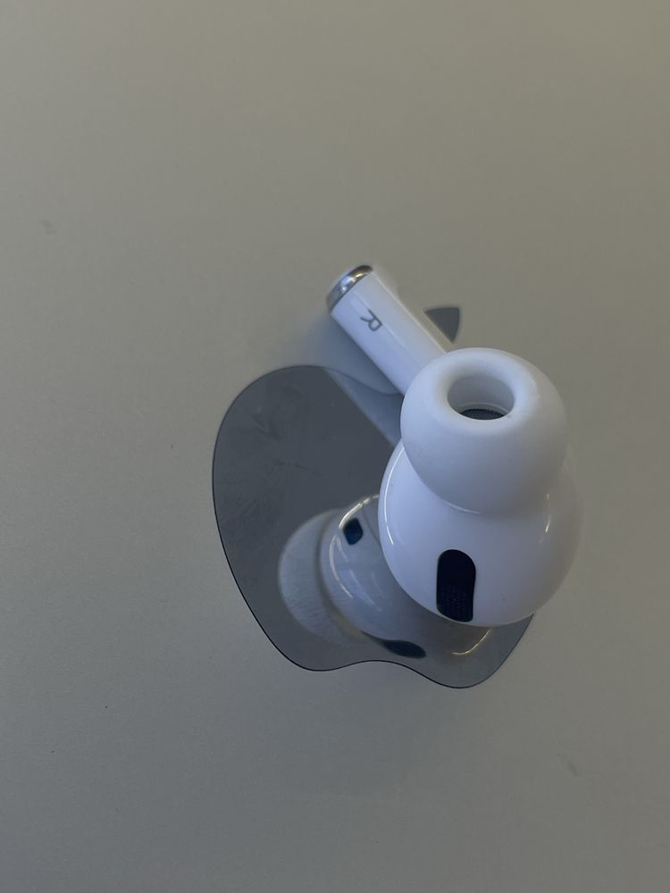 Продам AirPods Pro правий оригінал R без кейсу