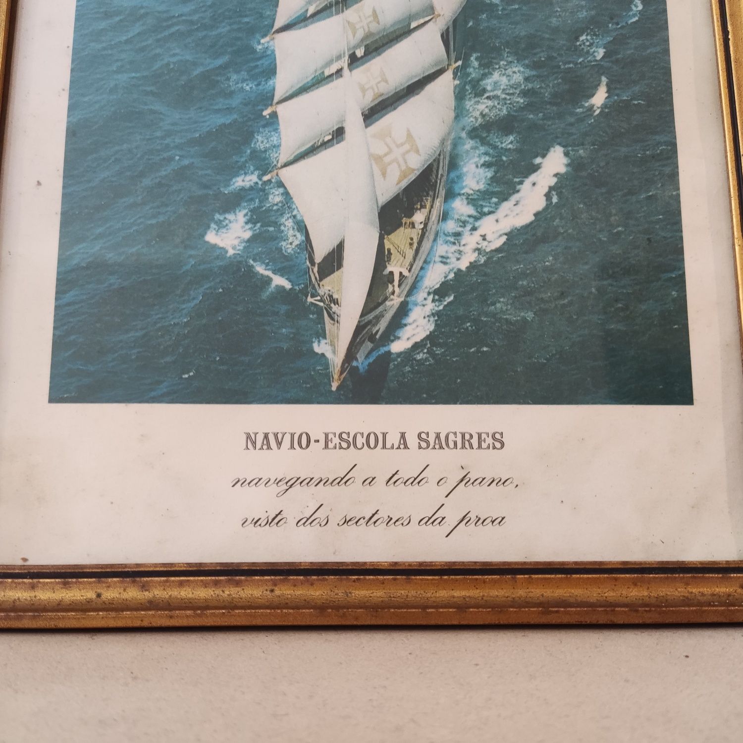 2 pequenos quadros antigos com imagens do Navio Escola Sagres