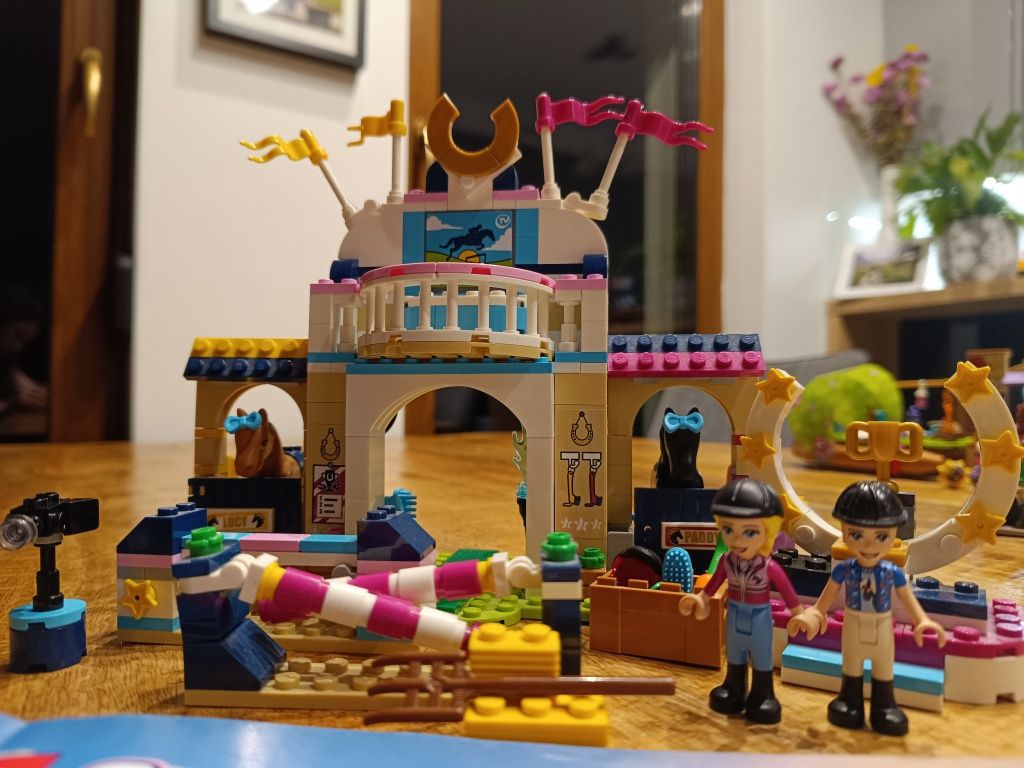 LEGO Friends 41367 Stajnia