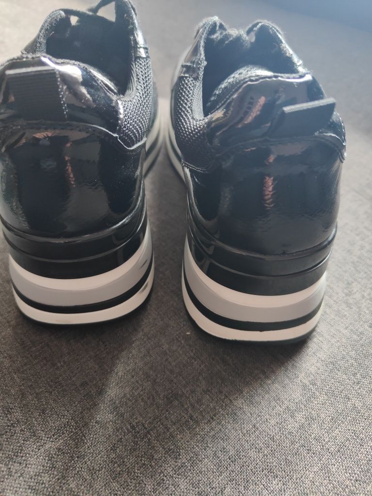 Adidasy damskie.