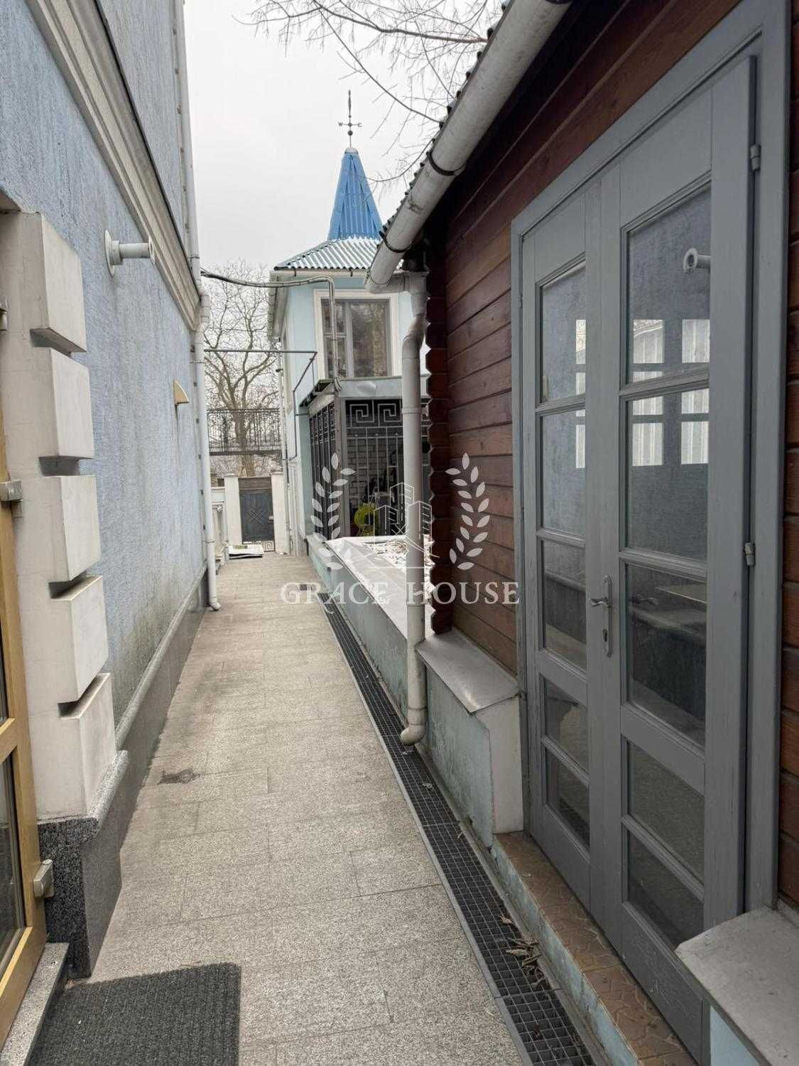 БЕЗ% Продажа дома 460м.кв. с бассейном, Печерск, Зверинецкая, центр