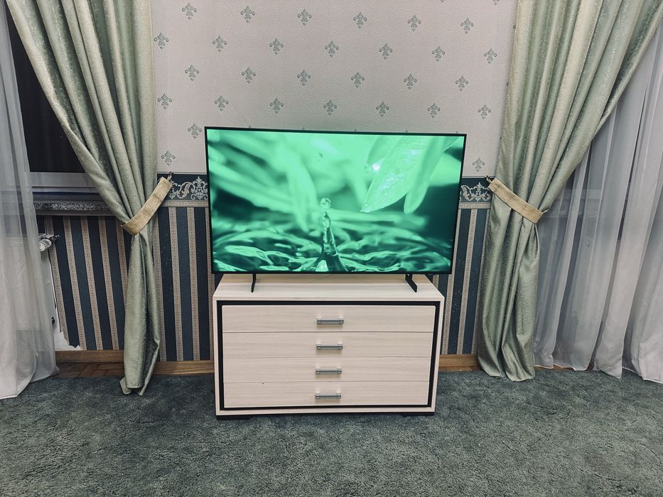 Samsung 4к смарт тв 50 дюймів 23 рік.