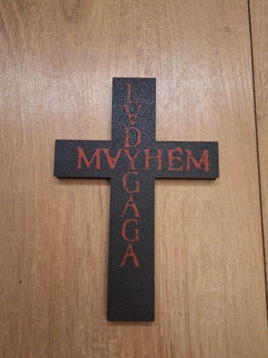Lady Gaga ozdoba krzyżyk z albumu Mayhem
