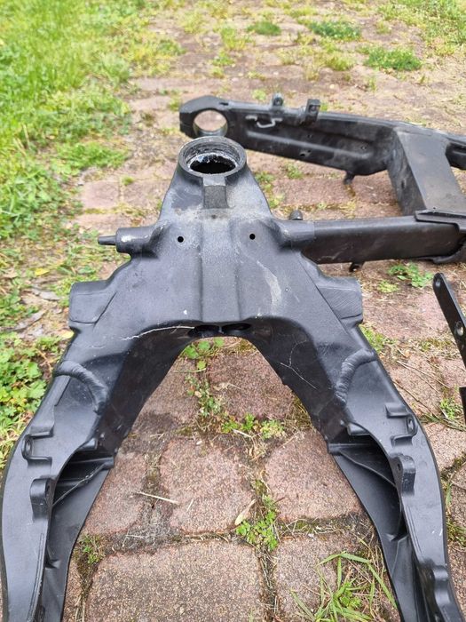 Kawasaki z1000 14r 20r rama, wahacz, półki, łapy silnika