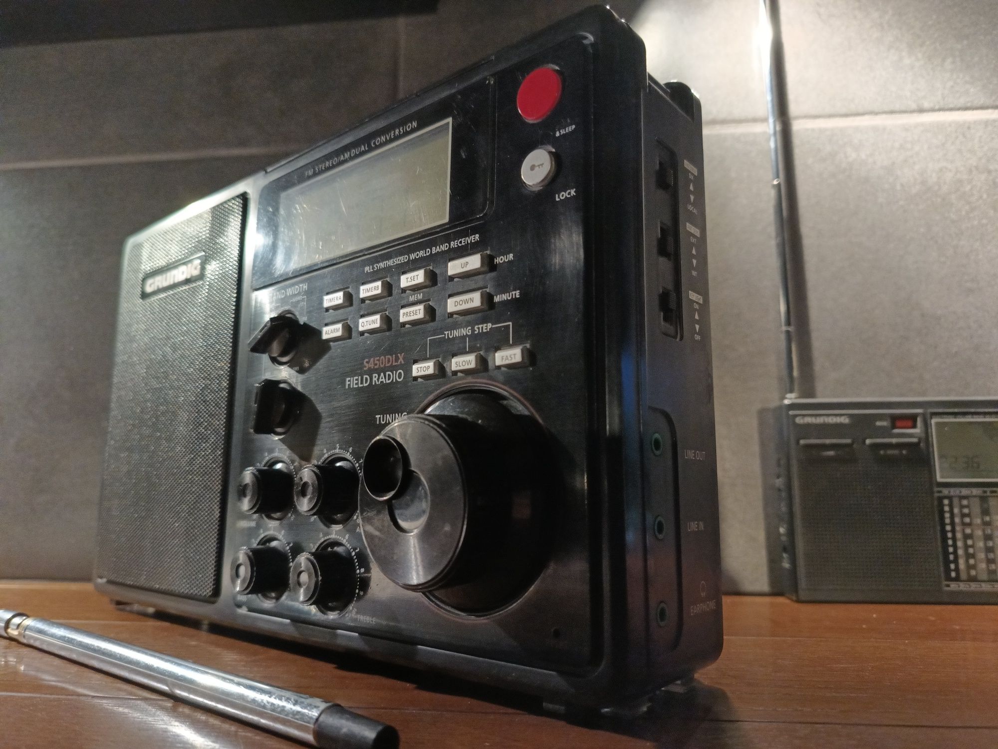 Радіоприймач Grundig