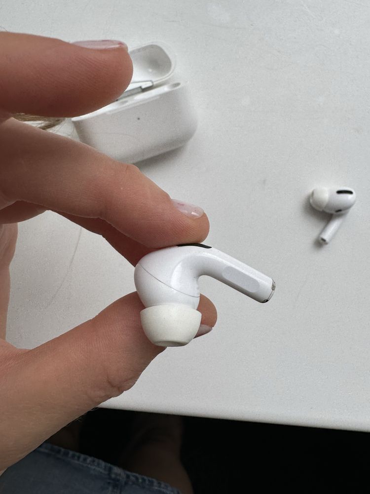 Apple AirPods Pro Навушники