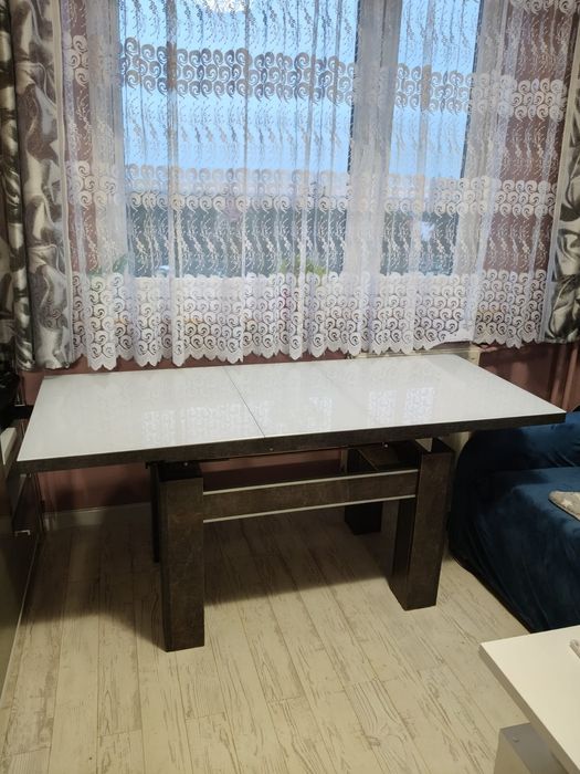 Stół rozkładany z regulacją wysokości