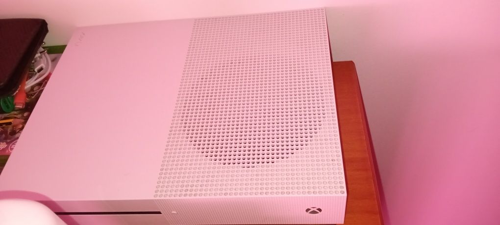 Xbox one s + comando original+ cabo de alimentação