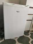 Mała podblatowa lodówka Whirlpool 80 cm