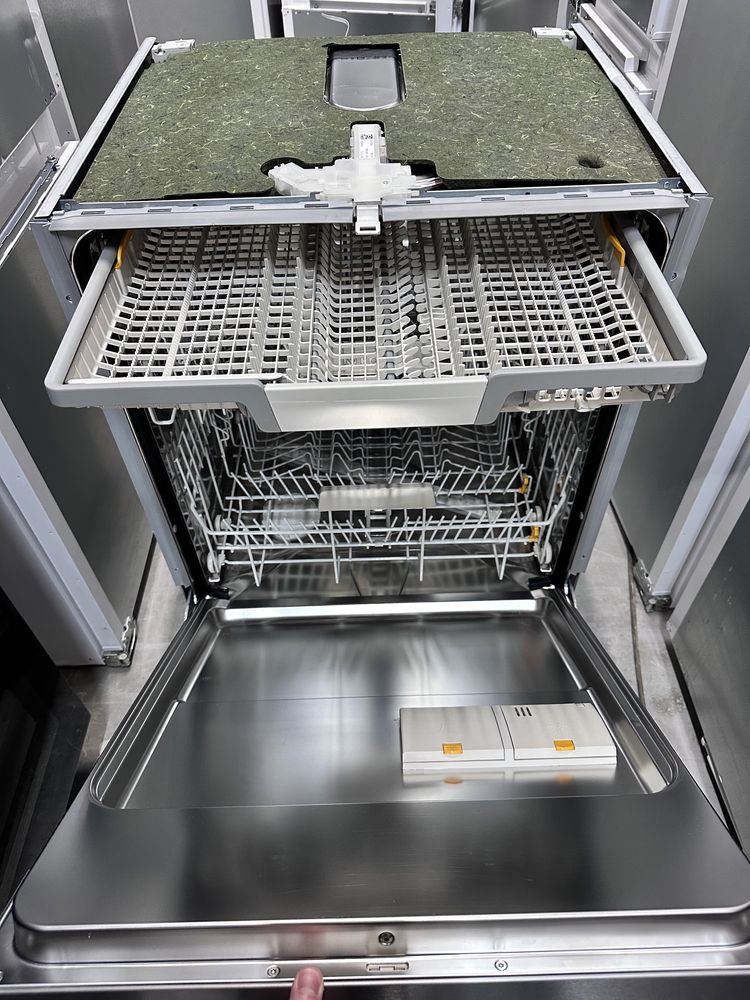 Поскдомийна машина фірми Miele G 5210 sci Active Plus