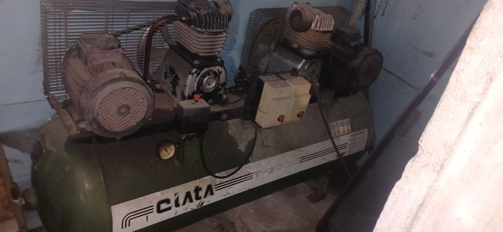 Compressor ciata 300 l 2 cabecas trifásico