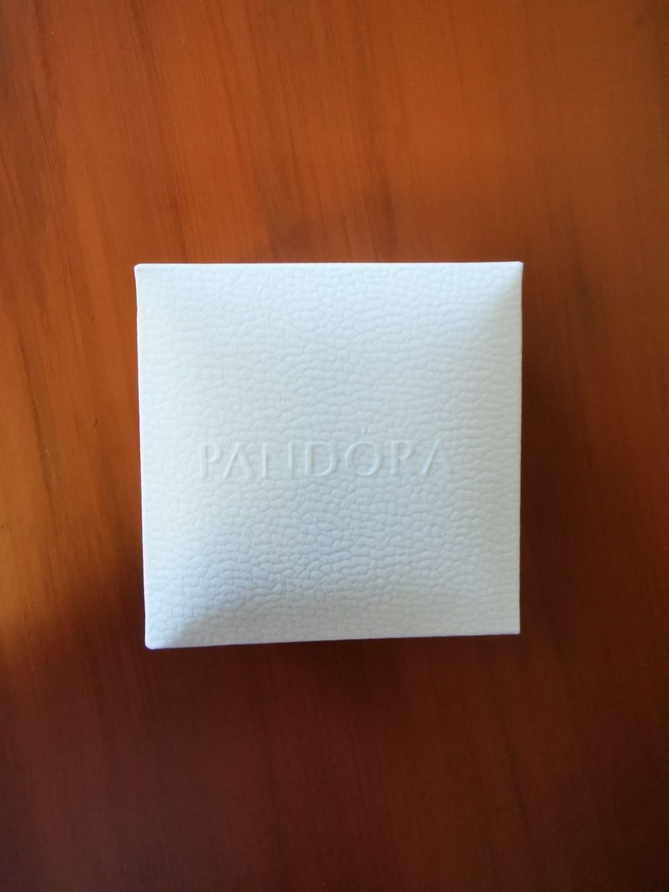 Anel da Pandora em ótimo estado.