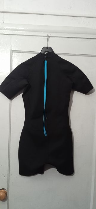 продам гидрокостюм Trespass, Olaian