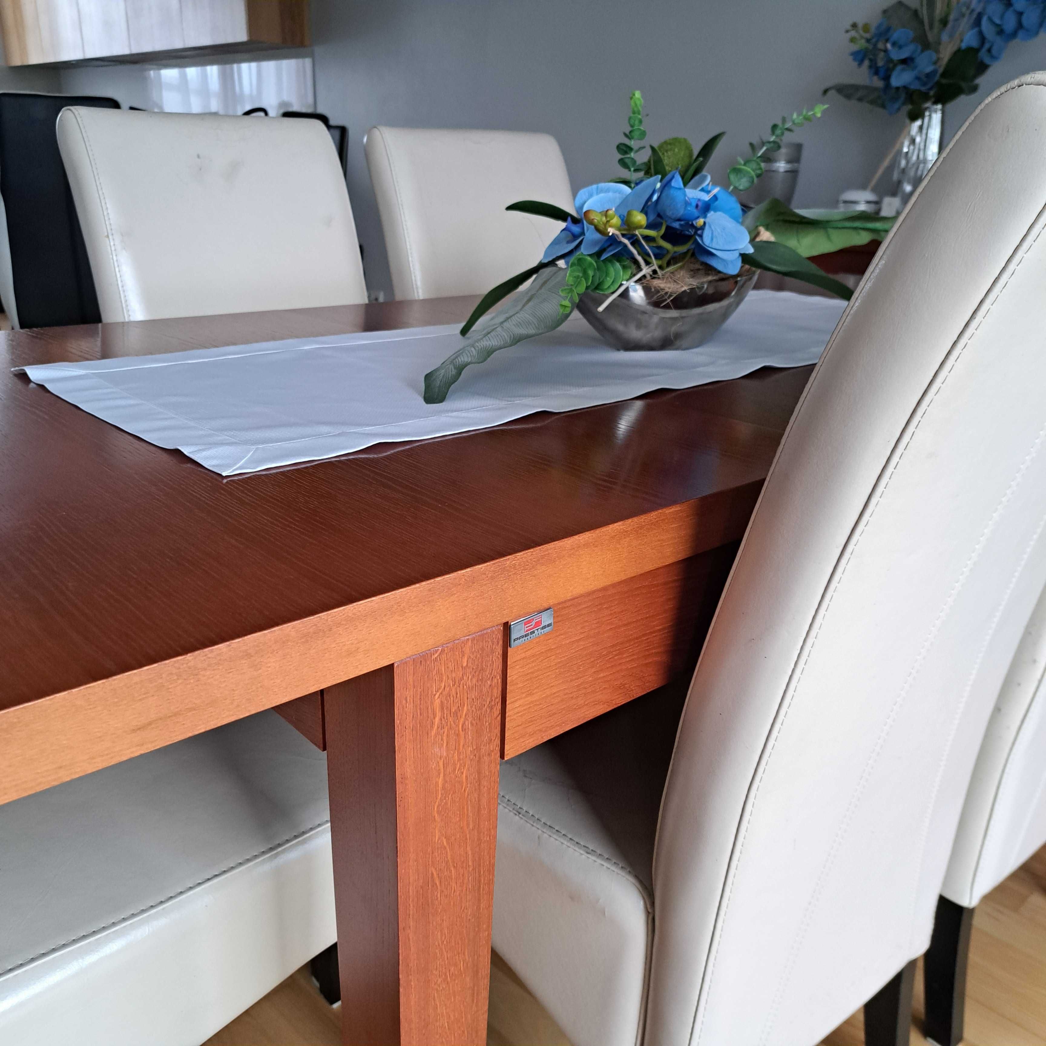 Komplet mebli do jadalni lub salonu z serii PRESTIGE