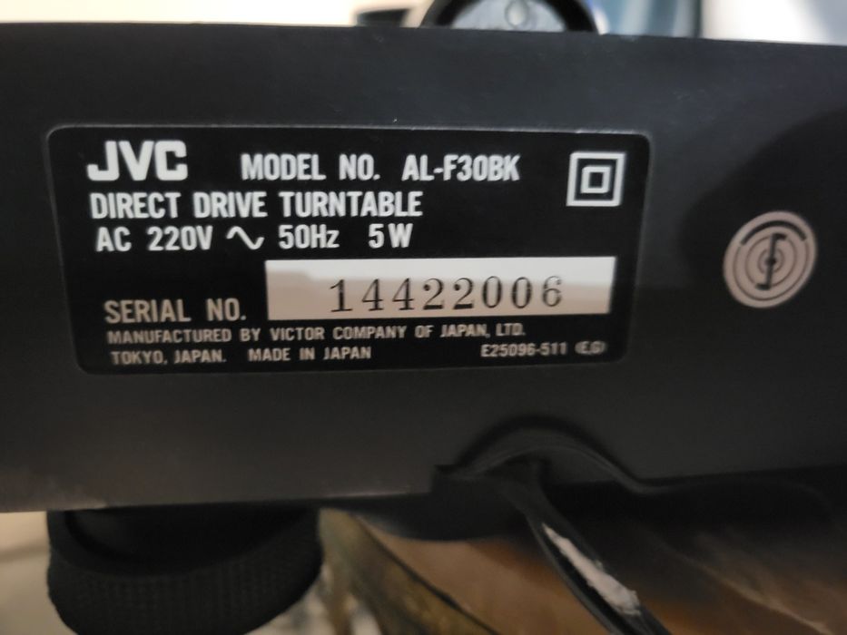 Програвач вінілі jvc