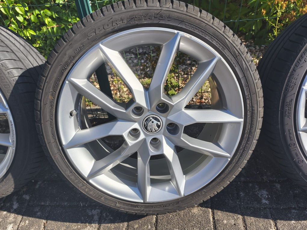 Orginalne felgi z oponami Skoda Octavia RS III