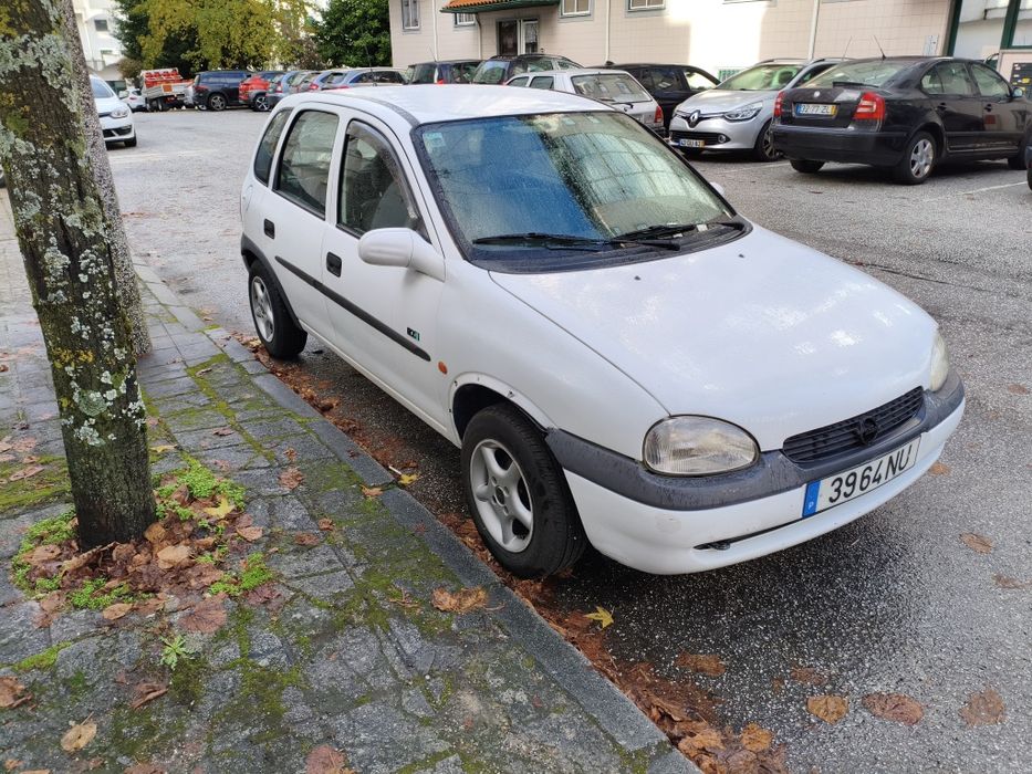 Opel Corsa B 4 portas