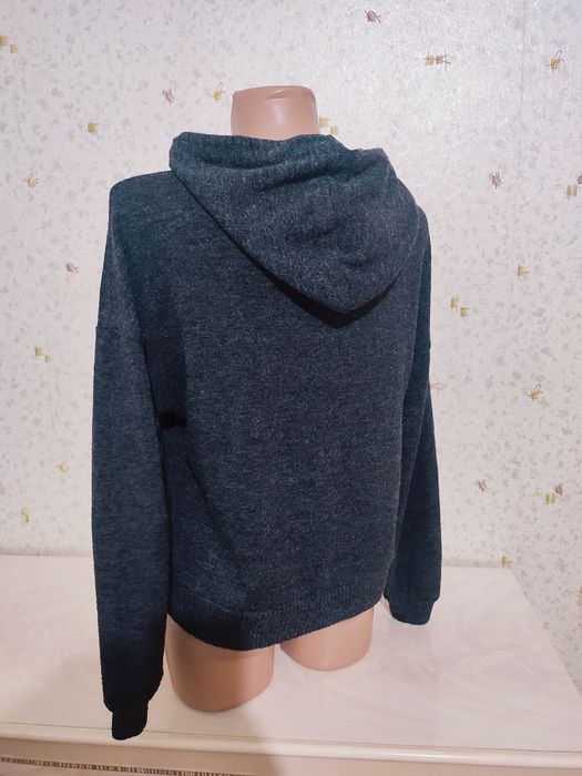 Продам спортивную кофту женскую осень - зима р М