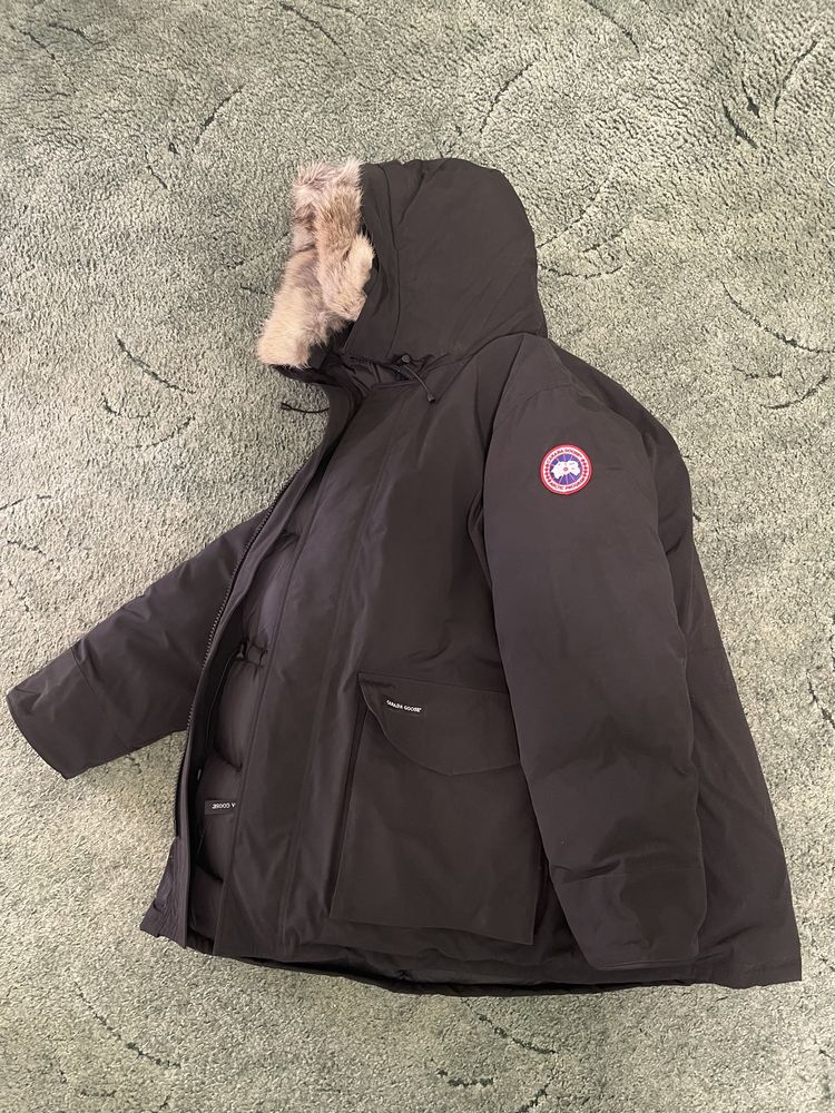 Продам парку Canada Goose оригинал