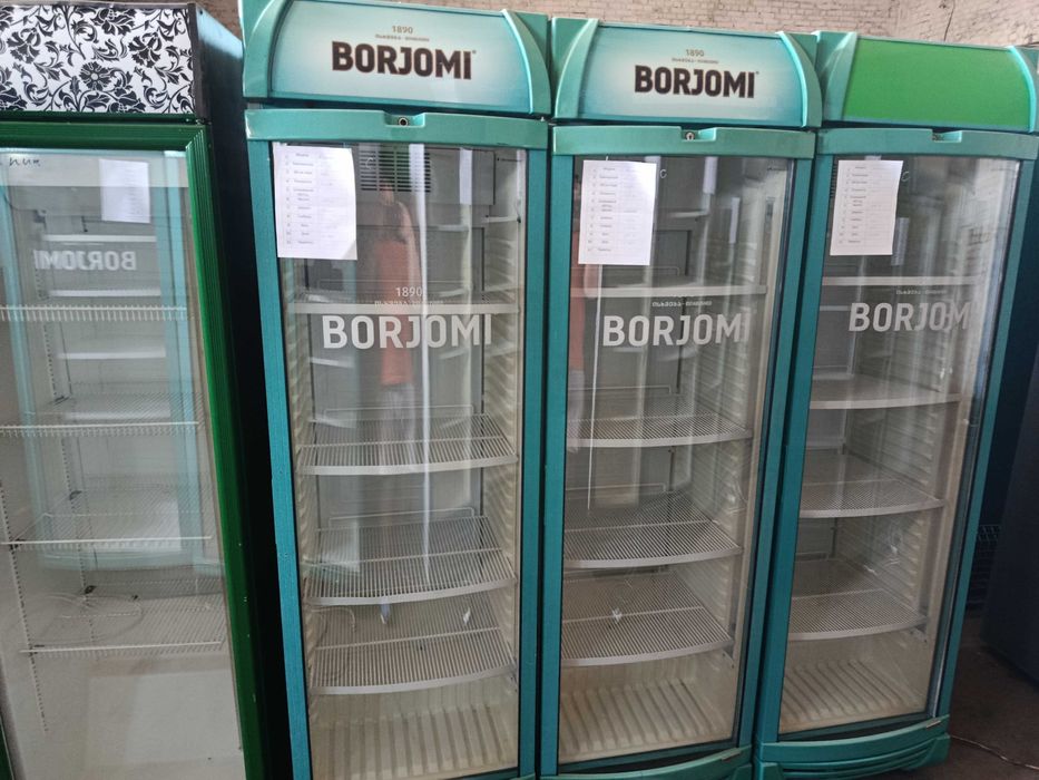 продам холодильные витрины