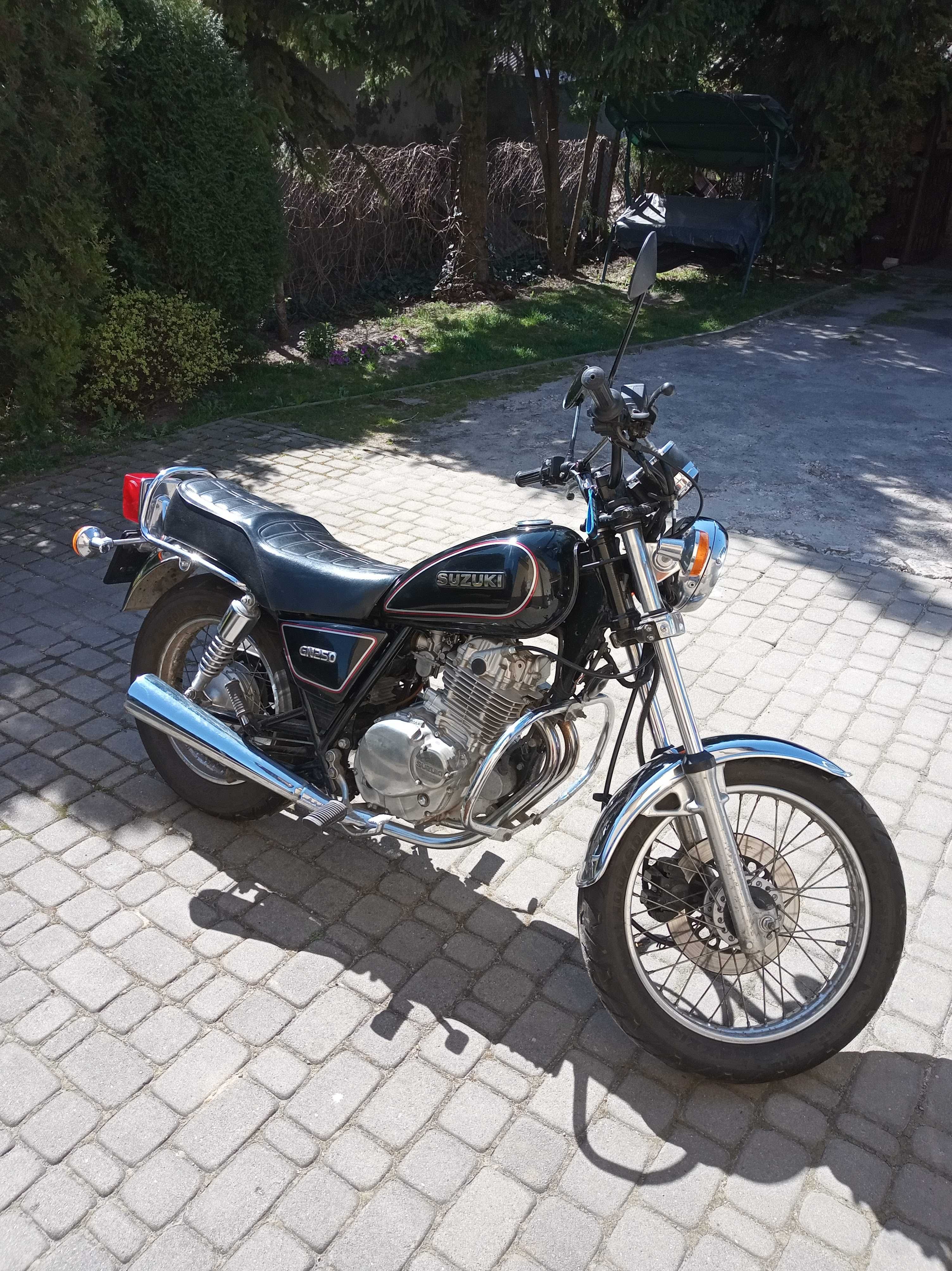 Suzuki GN 250 rocznik 1999 stan bardzo dobry.