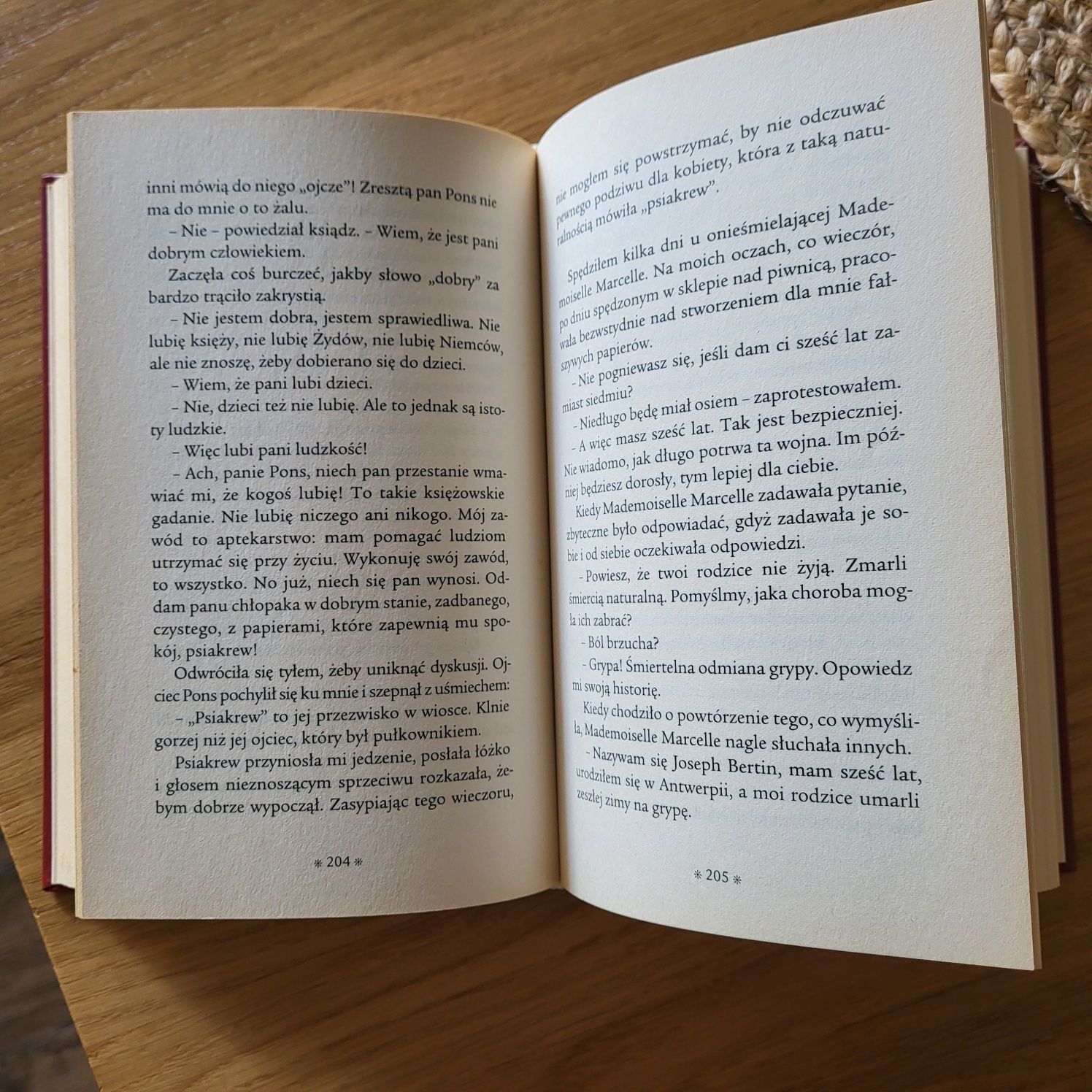 SCHMITT, Księga o niewidzialnym