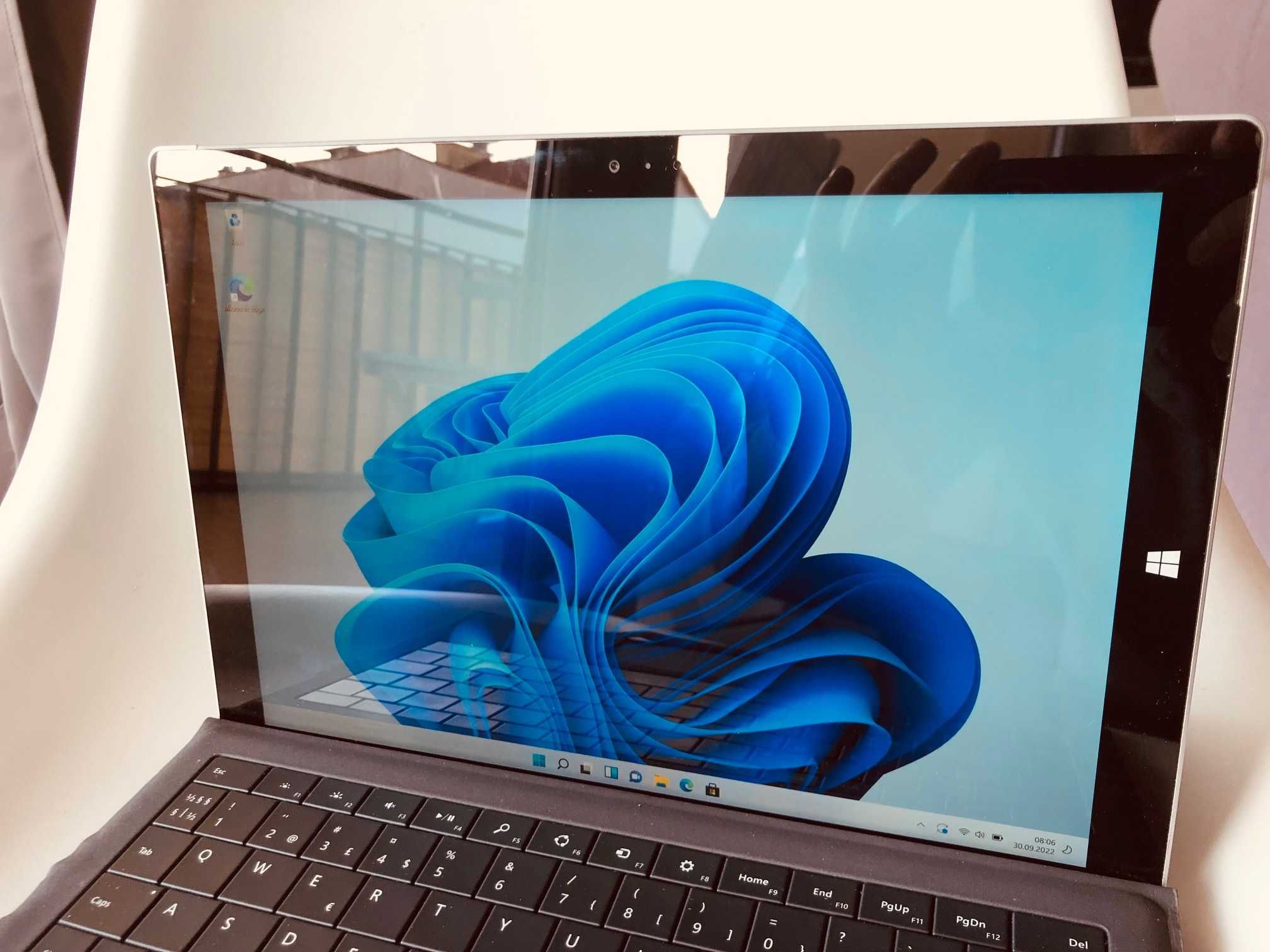 Microsoft Surface Pro  12.3 cala i5 SSD 256 GB 8GB Ram Win Pro