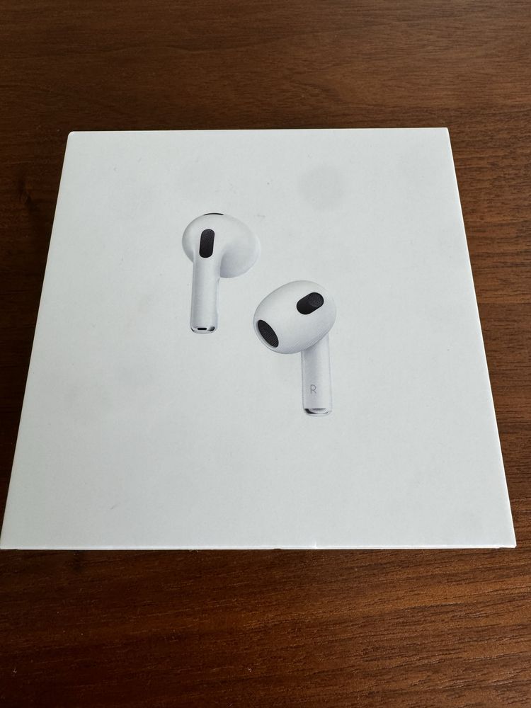 Słuchawki Apple Airpods 3 generacji stan bardzo dobry
