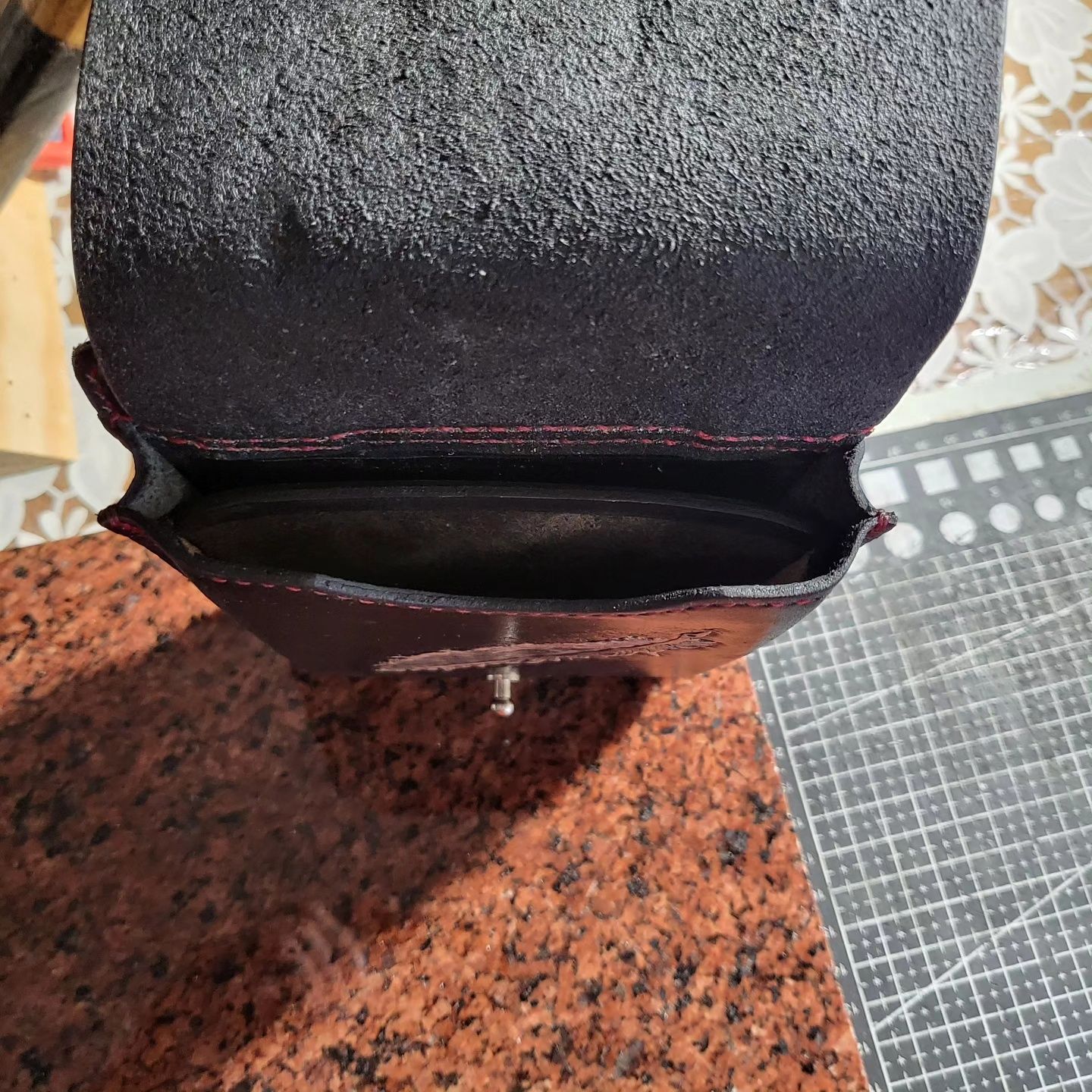 Шкіряна сумка на пояс.