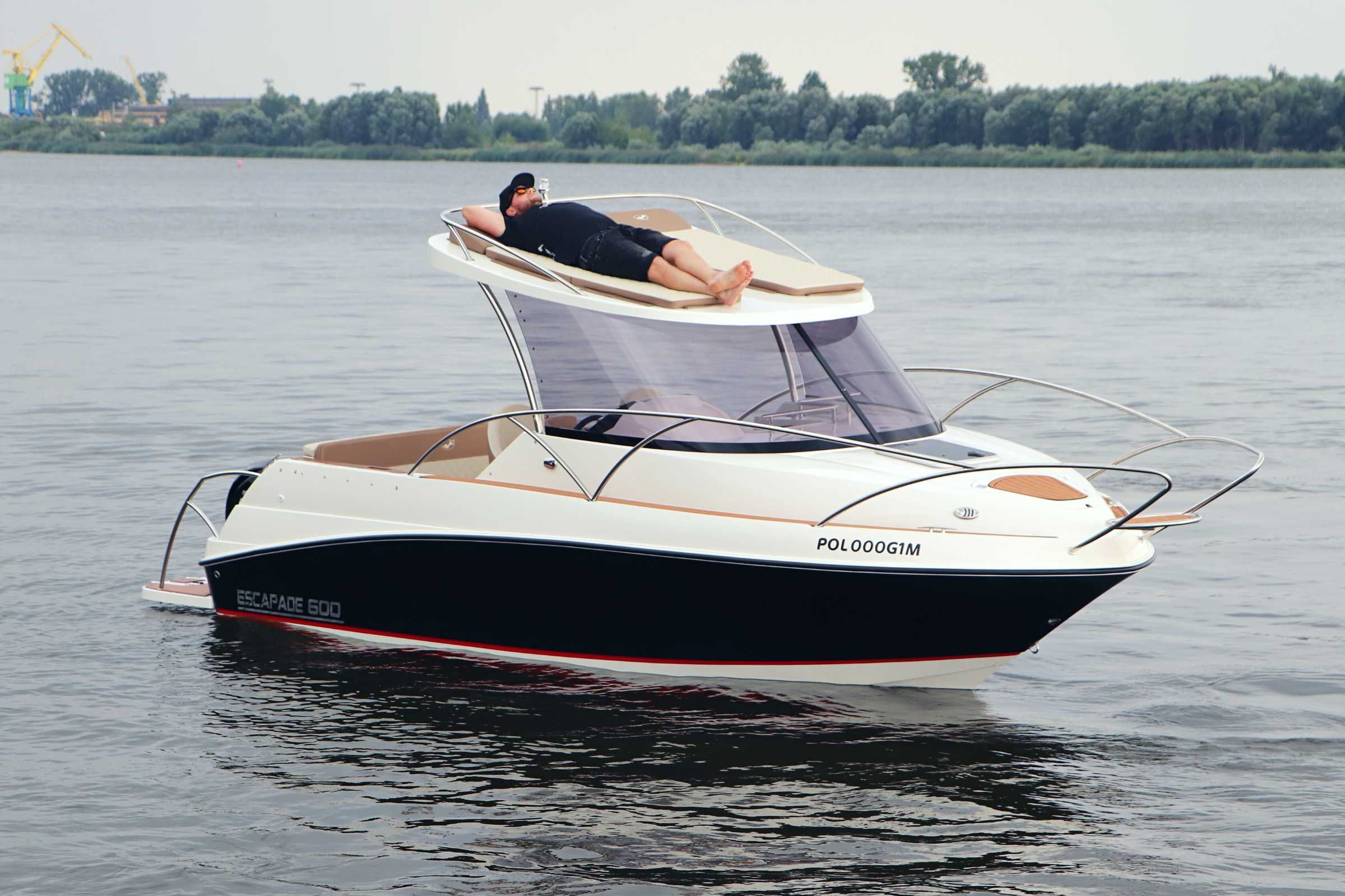 Nowa łódź motorowa Escapade 600 Od Ręki z Mercury F150 z przyczepą