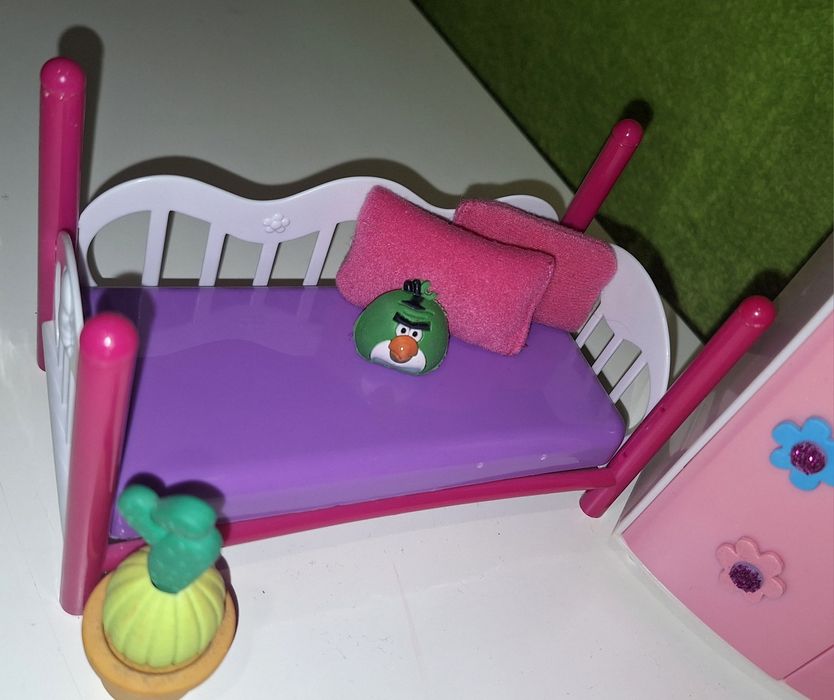 Mebelki meble dla lalki Barbie sypialnia dzieci łóżeczko łóżko Chelsea