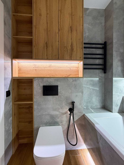 Квартира в центрі з ремонтом, автономним опаленням та окремим входом