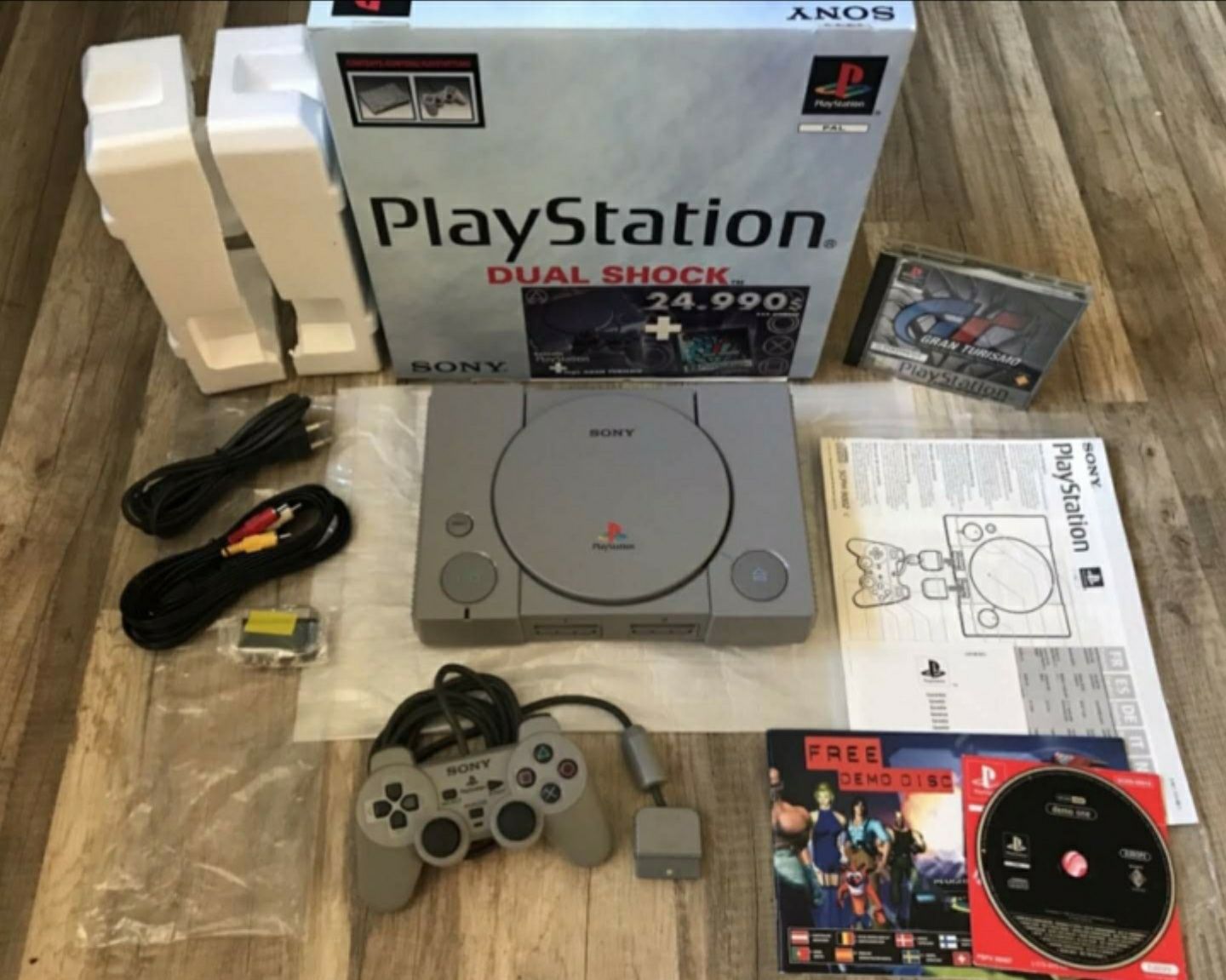 Colecção PS1 com consola completa (jogo incluído)