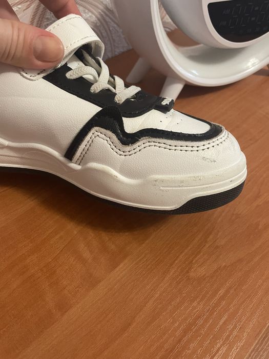 Кросівки білі , кросовки білі