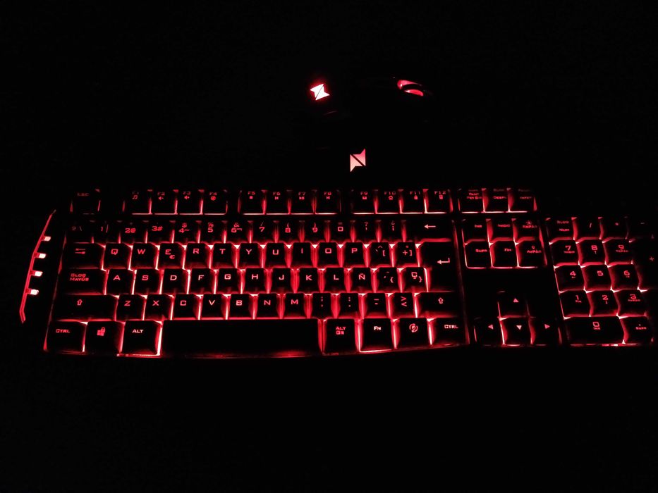 Teclado e rato gaming
